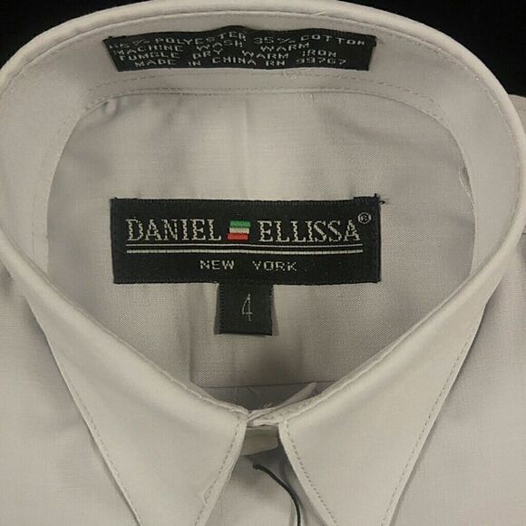 BOY'S SILVER DRESS SHIRT. SIZE 4. - Picture 2 of 3